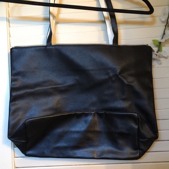 Calvin Klein Fragrance Zipper Tote Bag! Black with black and white stripes - Picture 5 of 8